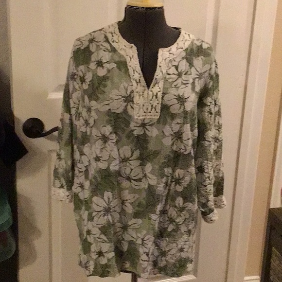 Floral Tunic - Picture 1 of 7